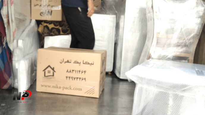 کارگر تخلیه بار نیکا پک