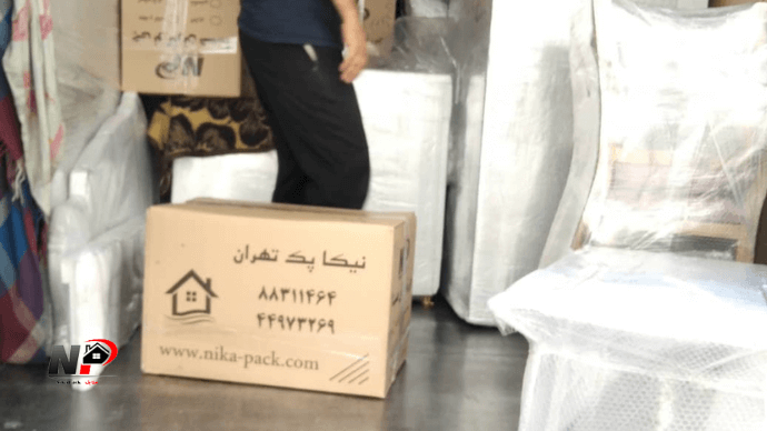 کارگر خالی حمل اثاثیه منزل